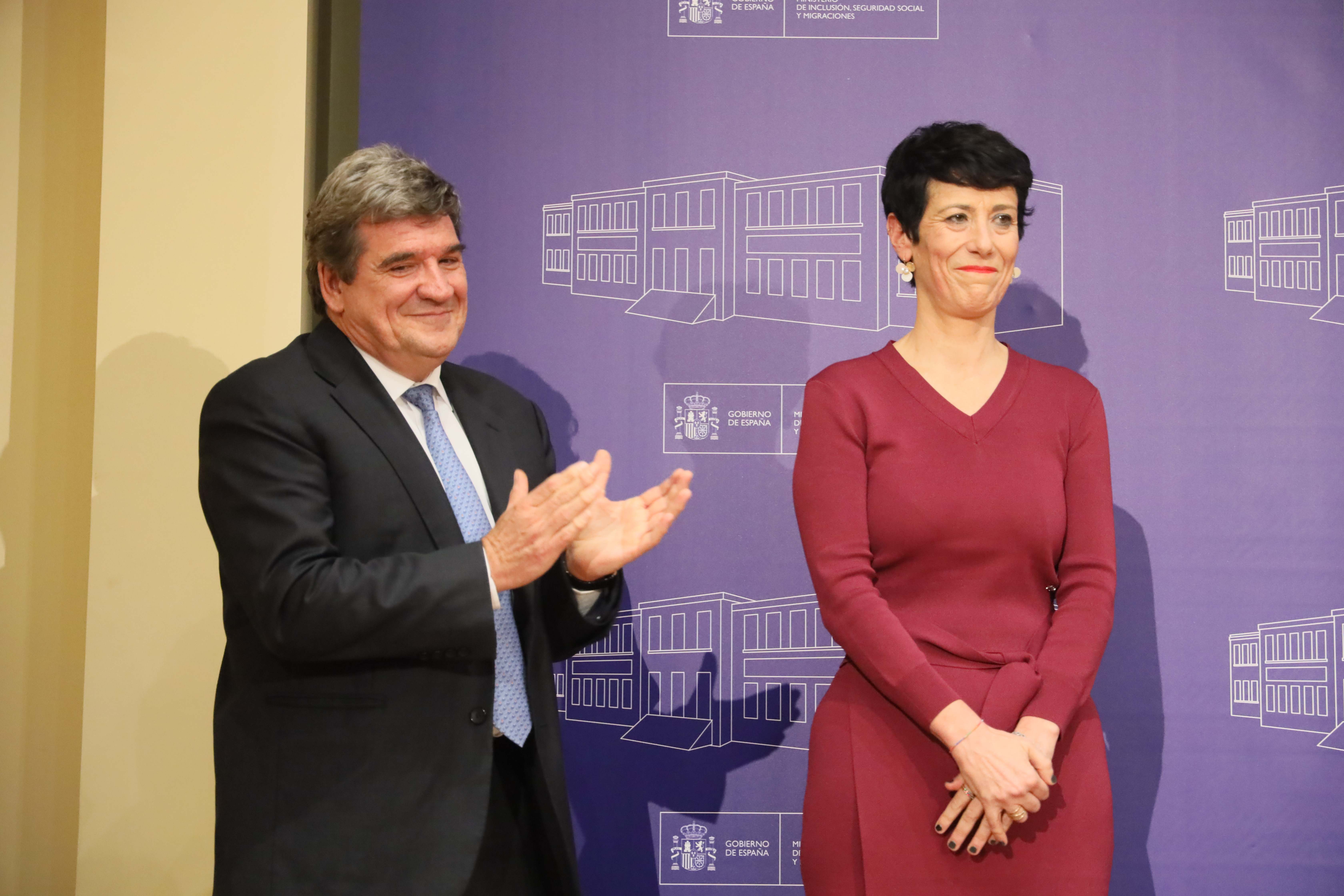 Elma Saiz, Jose Luis Escriva, Seguridad Social