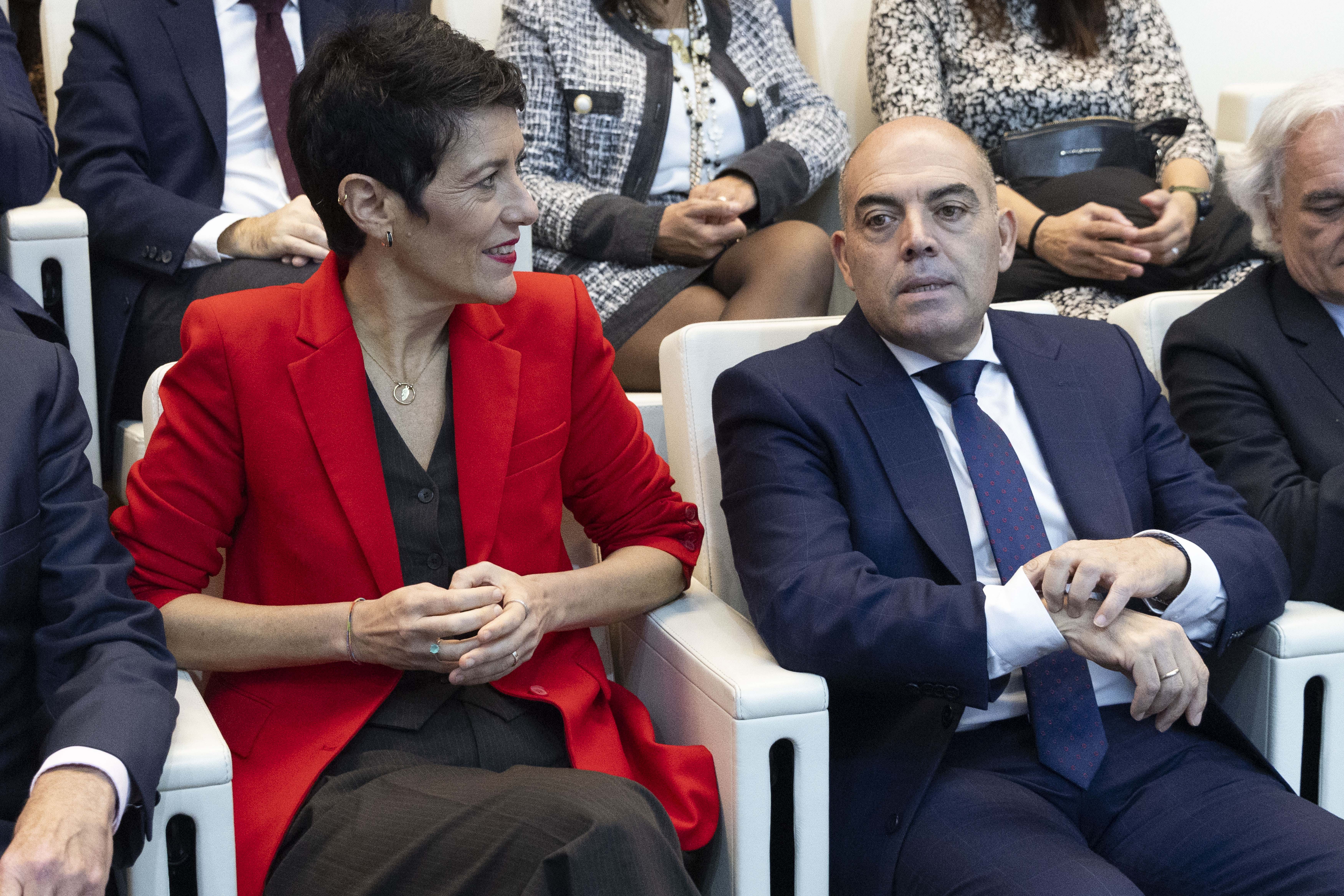 La ministra de Seguridad Social, Elma Saiz, junto al presidente de la Asociación de Trabajadores Autónomos, Lorenzo Amor. Alberto Martín Escudero