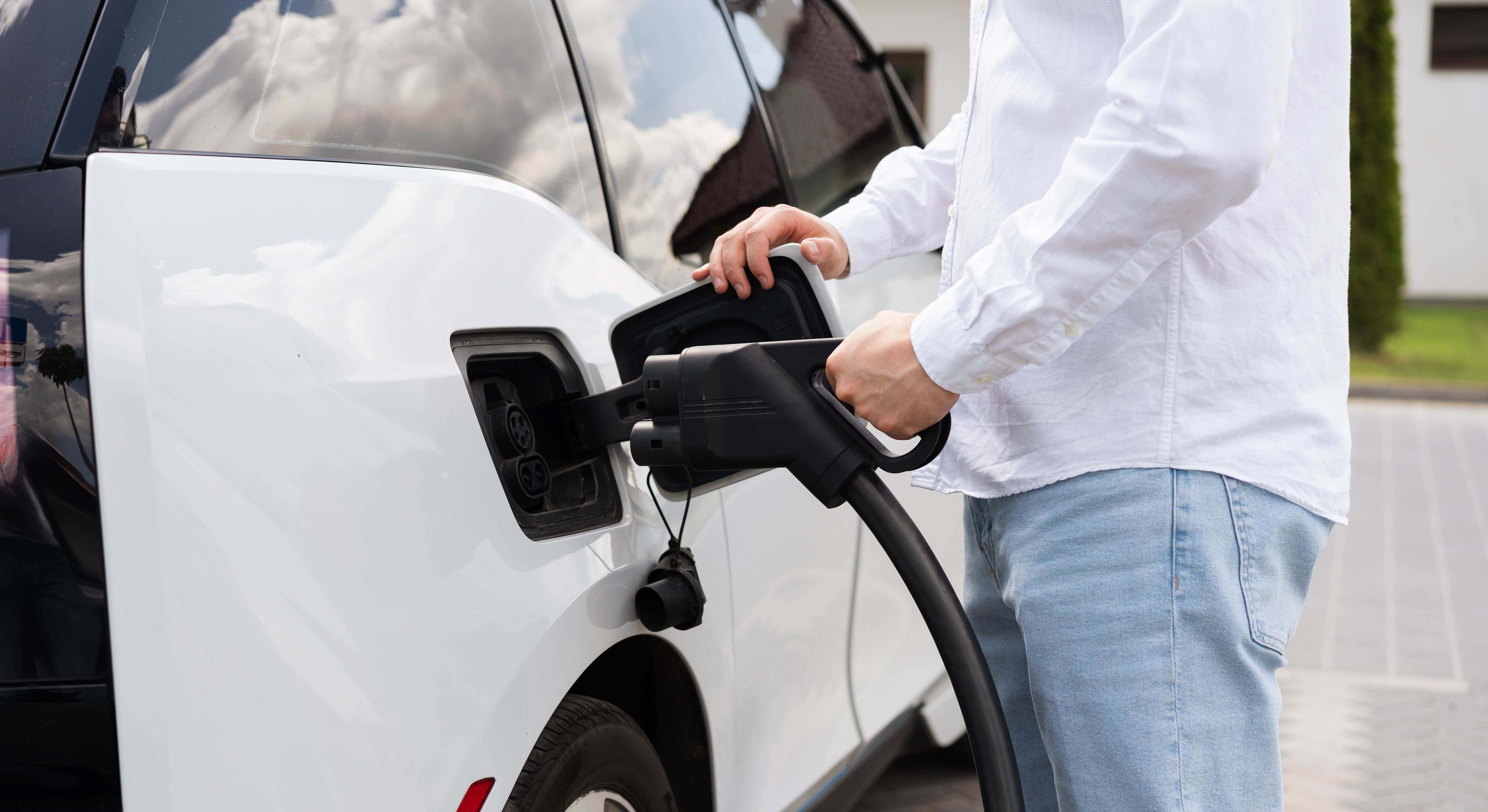Cargador de coche eléctrico.