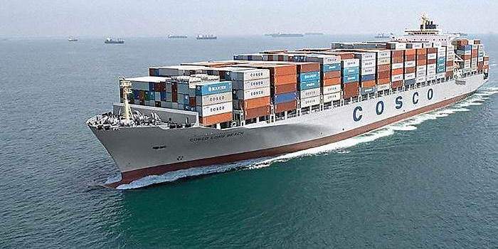 barco de mercancias