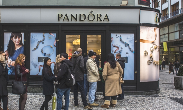 pandora-tienda-bloomberg.jpg