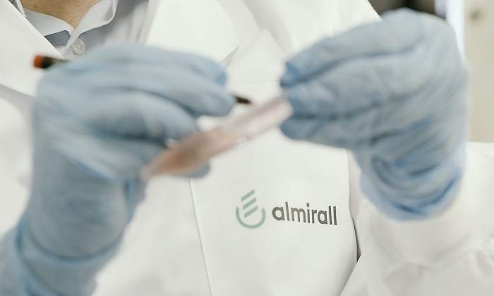 Almirall laboratorio