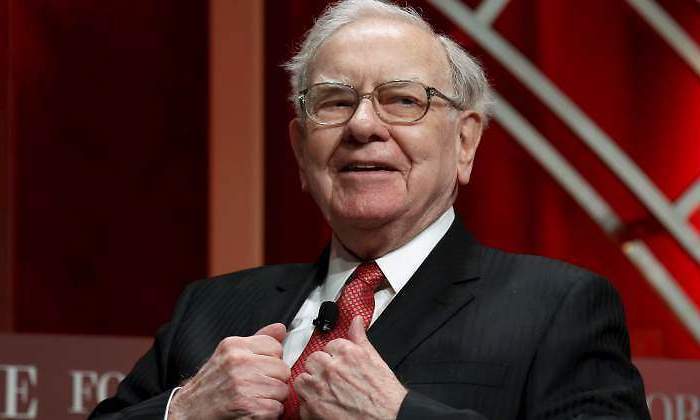 700x420_buffett-elegante.jpg