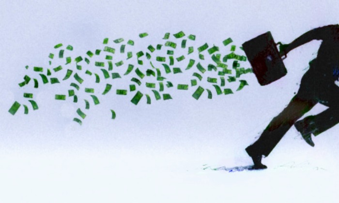 maletin-dinero-sombra-700.jpg