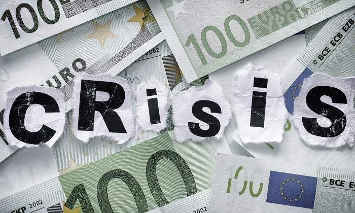 700x420_crisis-billetes-euro.jpg