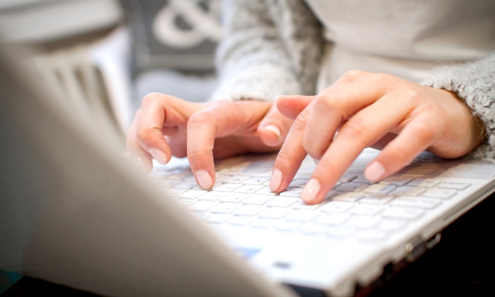 teclado-chica.jpg