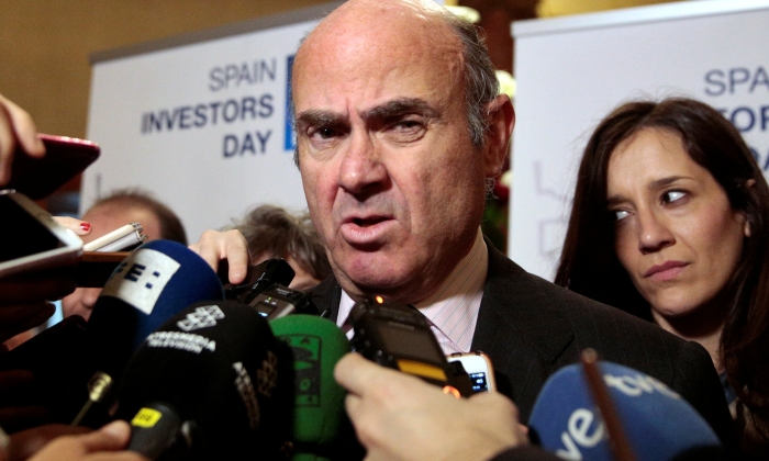 guindos-microfonos-abril2016.jpg