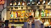 ¿Qué mascarilla tengo que llevar si voy a la terraza de un bar? ¿y si soy peluquero o cocinero?