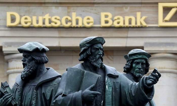 700x420_Deutsche-Bank-estatuas.jpg