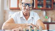 ¿Tengo derecho a  una pensión no contributiva? Cómo solicitarla y claves para no perderla