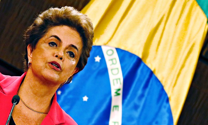 Rousseff-bandera-brasil-700.jpg
