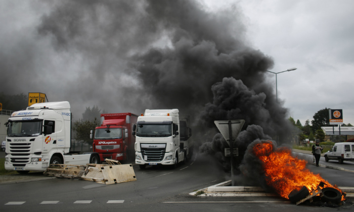 refineria-bloqueo.jpg