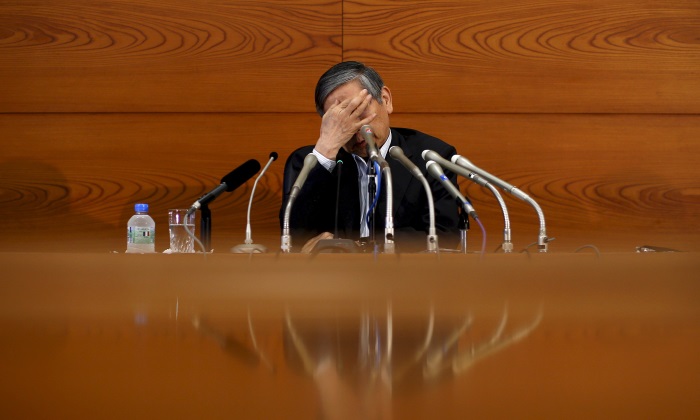 kuroda-manos-cabeza.jpg