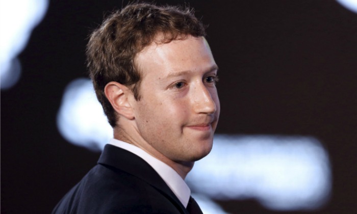 Zuckerberg-facebook-700.jpg