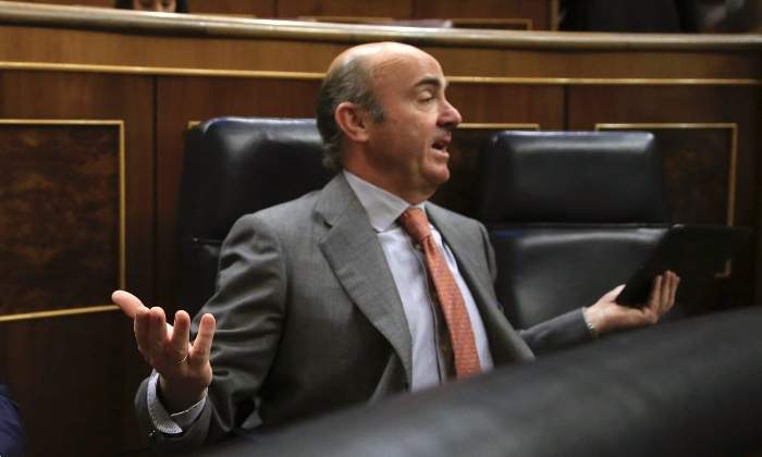 guindos-congreso-gesto-efe.jpg