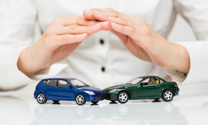seguro-coche-manos.jpg