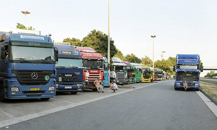 camiones-camioneros-areadescanso.jpg