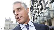 Orcel, dispuesto a rebajar a la mitad la cuantía que reclama al Santander tras fichar por UniCredit