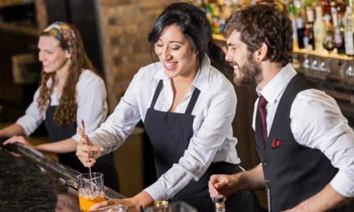 bar-empleados-istock.jpg