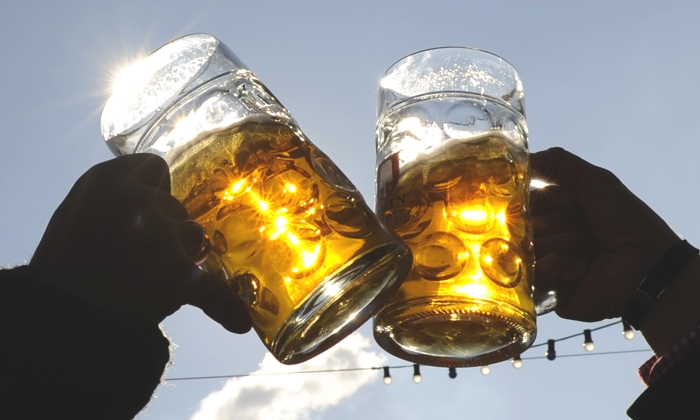 cervezas-jarras-sol.jpg