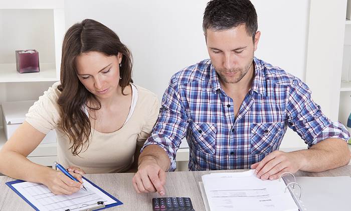 pareja-preocupacion-numeros-700-istock.jpg