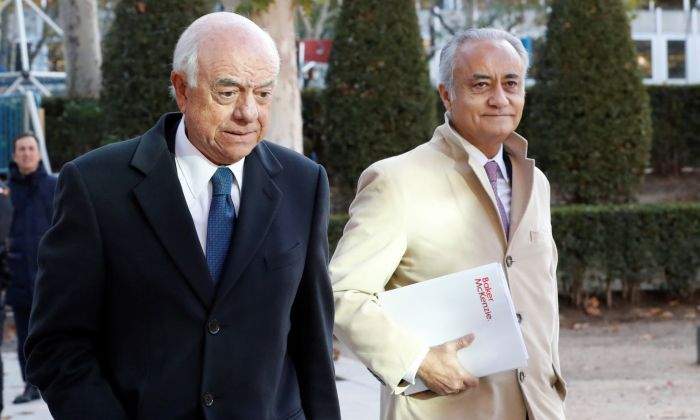 Francisco Gonzlez junto a su abogado