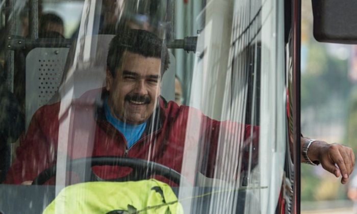 maduro-risas-bus.jpg