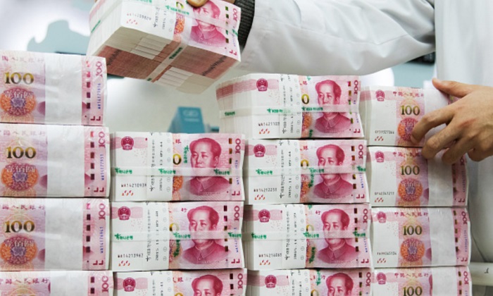 yuan-billetes-montones.jpg