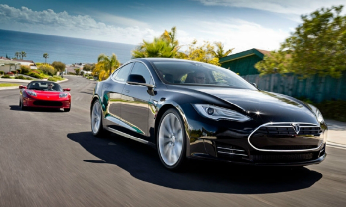 tesla-playa-700420.jpg