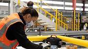 Amazon lanza en España un innovador programa de formación para preparar a profesionales de mecatrónica industrial