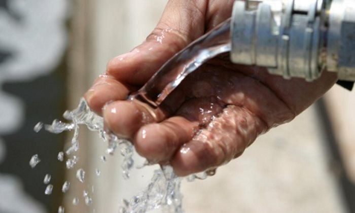 agua-manguera-700.jpg