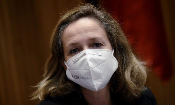 700x420_nadia-calvino-ministra-vicepresidenta-asuntos-economicos-mascarilla-29enero2021-getty.jpg