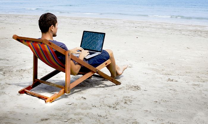 vacaciones-ordenador-700-istock.jpg