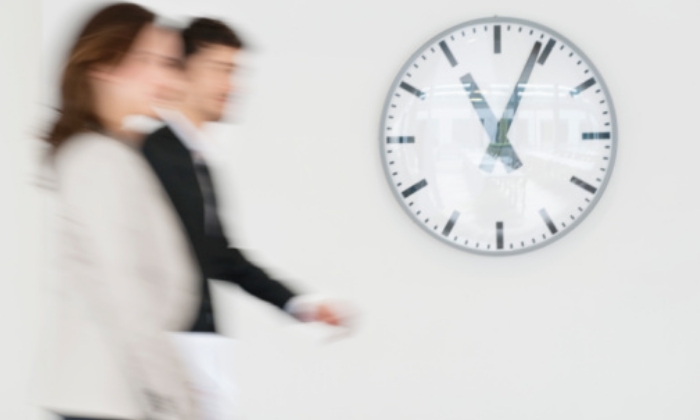 trabajadores-reloj.jpg