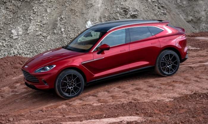 700x420_aston-martin-dbx.0.jpg