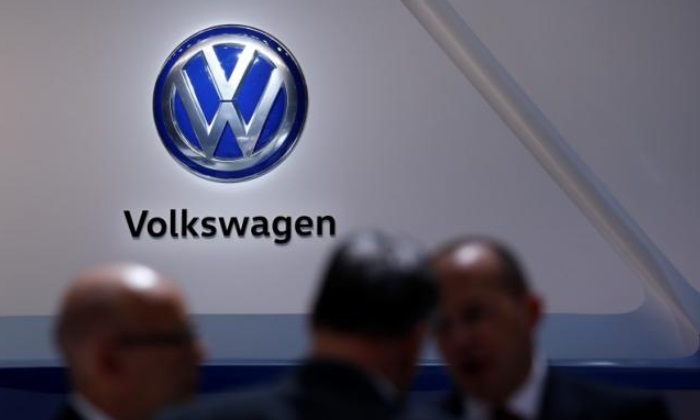 volkswagen-emisiones-dolares.jpg