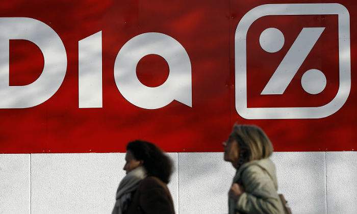 700x420_dia-pared-mujeres-pasean-reuters.jpg