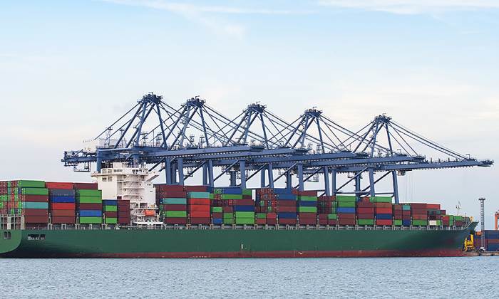barco-mercancias-puerto-700-istock.jpg