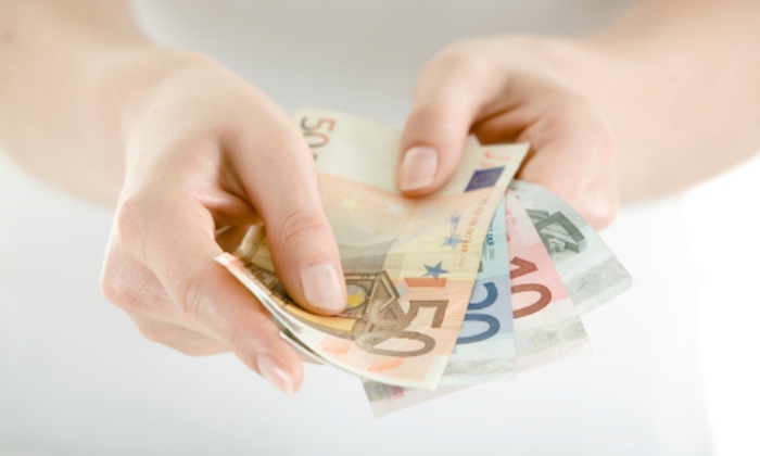 billetes-mano.jpg