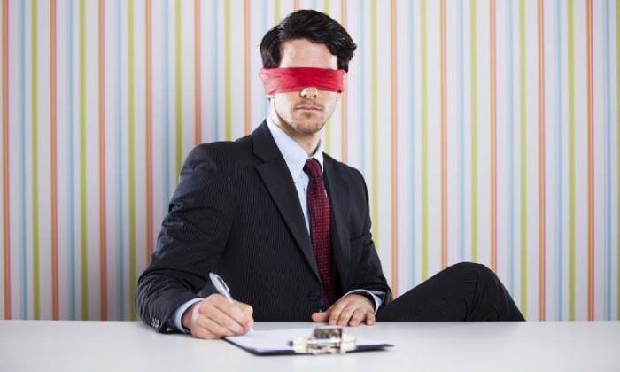 contratacion-ciegas-istock-700.jpg