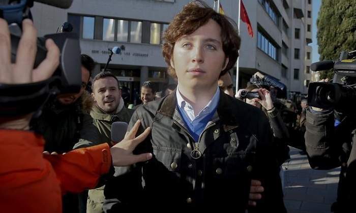 El pequeño Nicolás pide perdón por injuriar al CNI y a la Policía ante la exigencia de respeto de la Abogacía