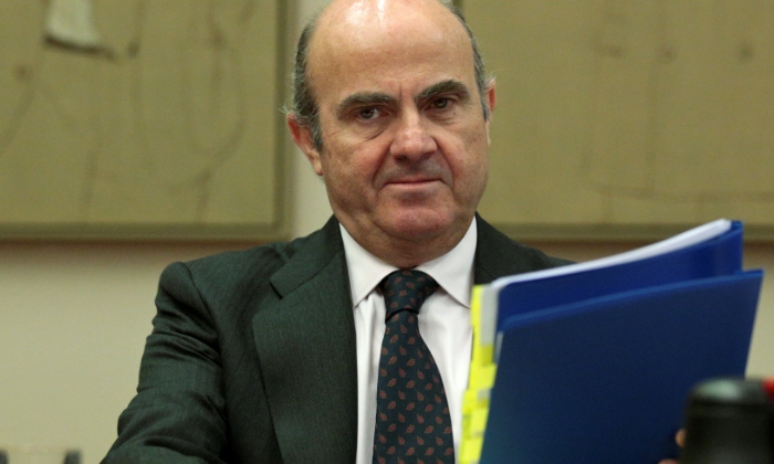 guindos-congreso-carpetas.jpg