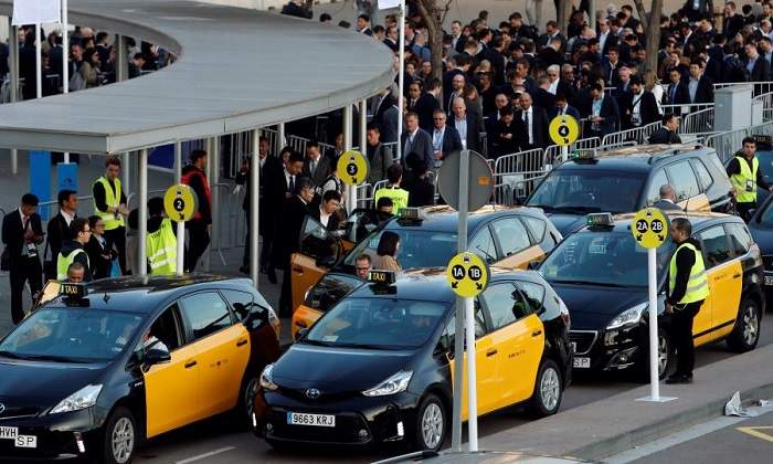 MWC2019TaxisEfe700.jpg