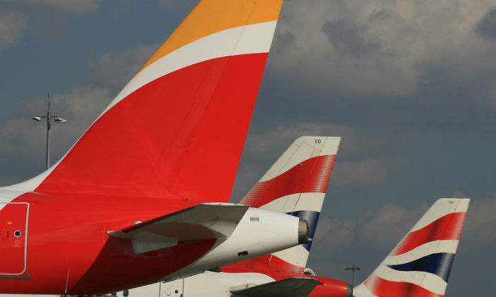 700x420_iag-iberia-ba-acolas-aviones-alamy.jpg