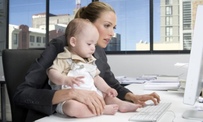 madre-bebe-teclado.jpg