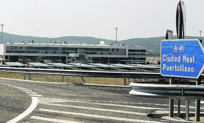 aeropuerto-ciudad-real-700.jpg
