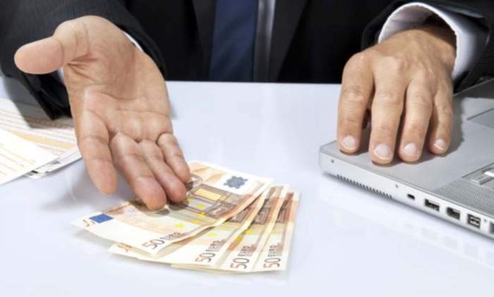 billetes-mano-portatil.jpg