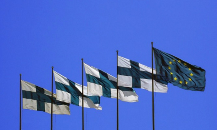banderas-finlandia-fila.jpg