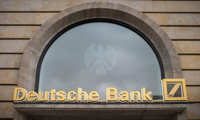 Deutsche-Bank-amarillo.jpg