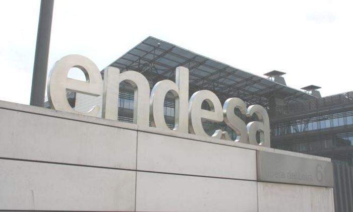 endesa-letrero-700.jpg